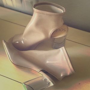 Sexy beautiful leather booties with clear heal 💋